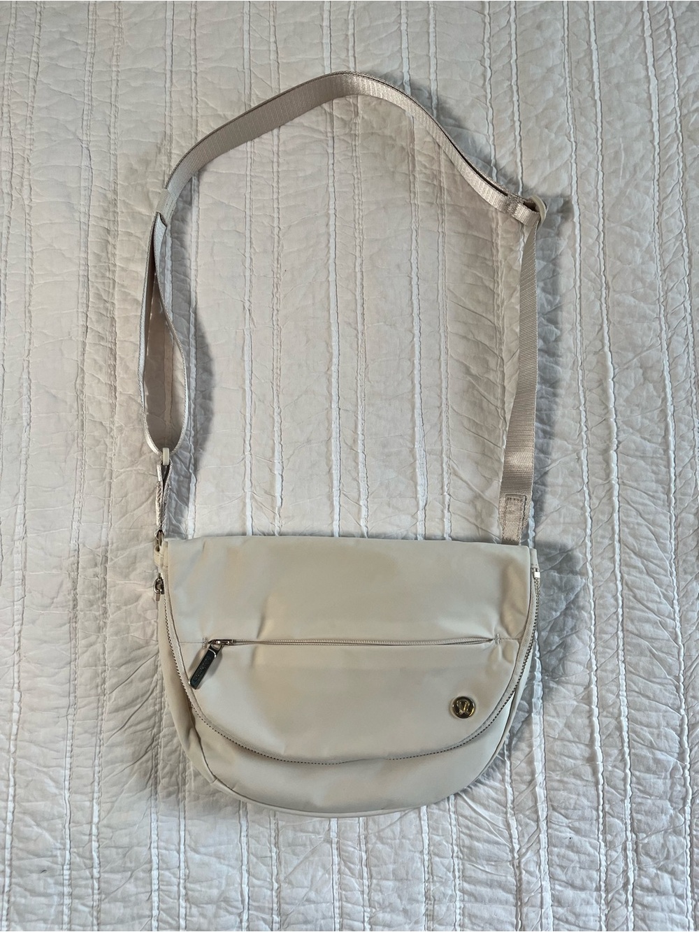 Lululemon All Night Festival Bag 5L - Ivory Cream / Gold Hardware